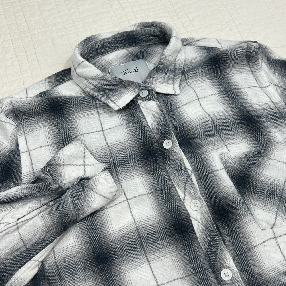 Rails Hunter White Steel Plaid Rayon Button Down Shirt Womens Small *READ